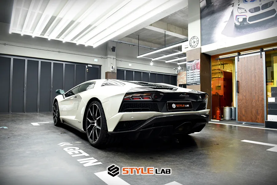 Lamborghini AventadorのPPF施工事例|費用目安・仕上がり 施工写真 1-1