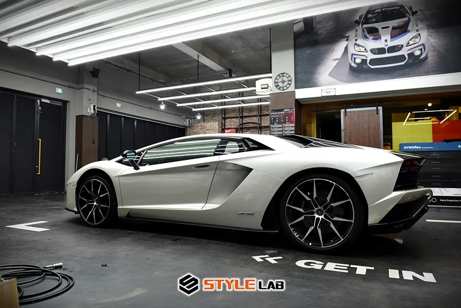 Lamborghini AventadorのPPF施工事例|費用目安・仕上がり 施工写真 2-1