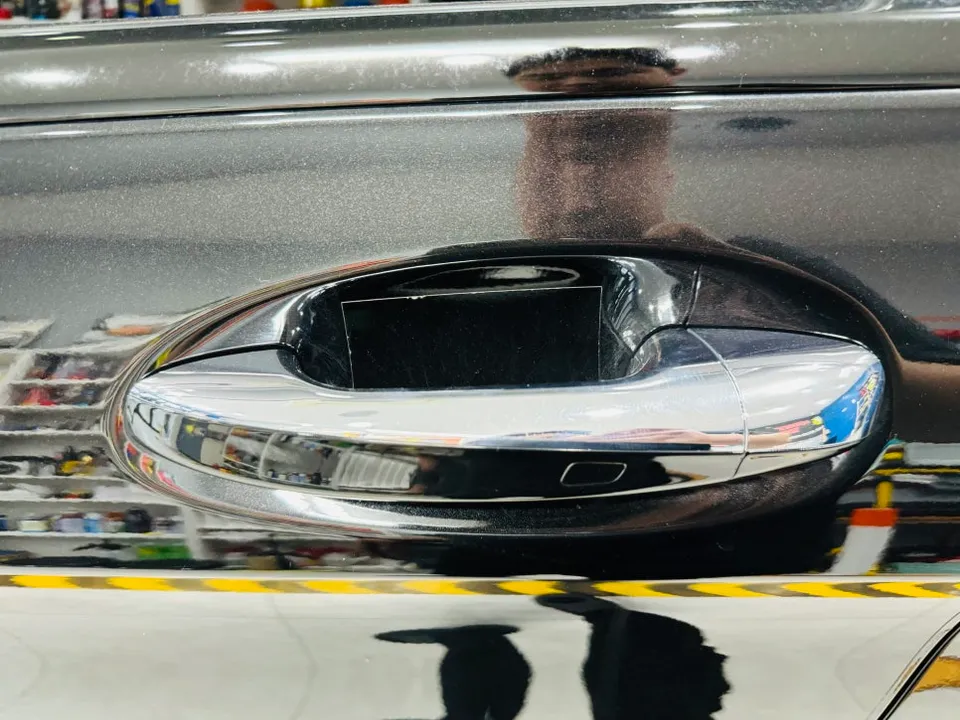 Mercedes-Benz GLEのカーラッピング事例|費用目安・仕上がり 施工写真 2-3