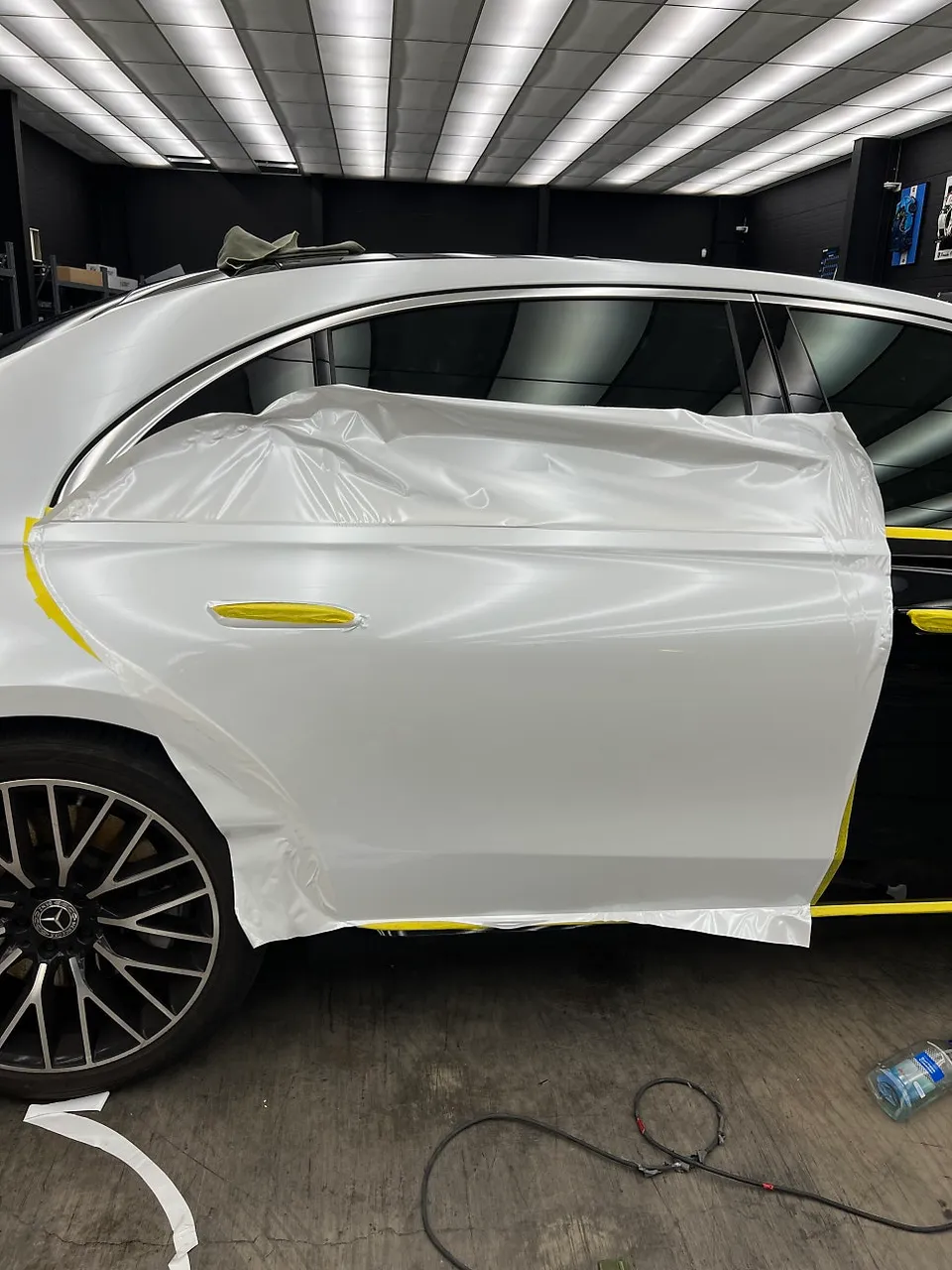 メルセデス・ベンツ S580のカーラッピング事例|費用目安・仕上がり 施工写真 3-1