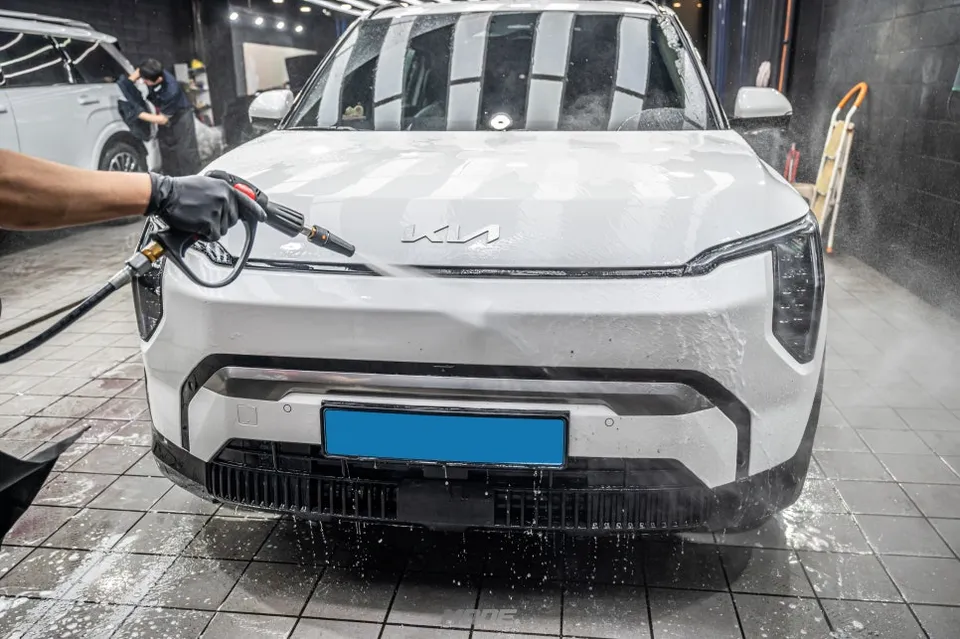 Kia EV3のガラスコーティング事例 施工写真 1-3