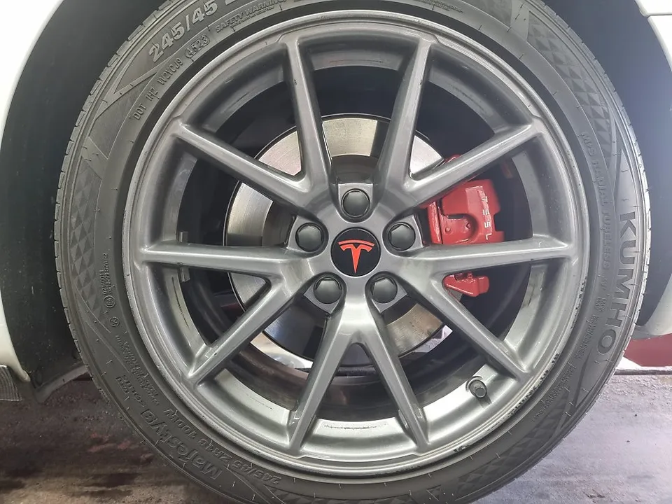 Tesla Model 3 wheel repair - Tesla Model 3 Wheel Repair & Painting Review photo 4