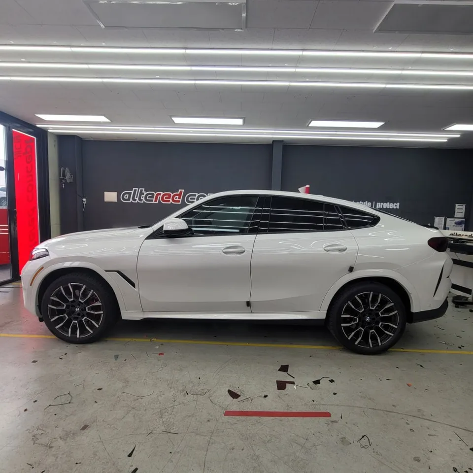 BMW X6のカーフィルム施工事例｜費用目安・仕上がり 施工写真 3-1