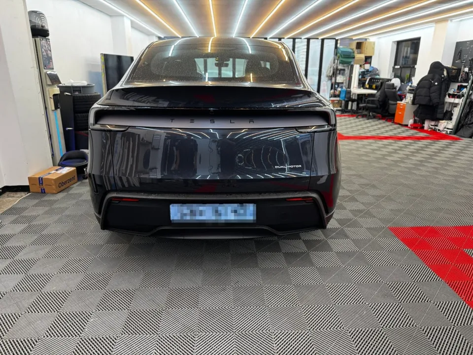 Tesla JuniperのPPF施工事例｜無光フィルムで保護と美観を両立 施工写真 3-1