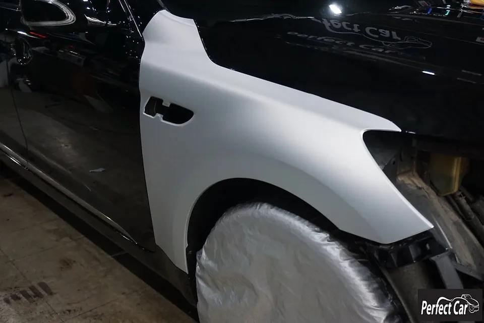 Kia K900のカーラッピング事例｜費用目安・仕上がり 施工写真 1-2