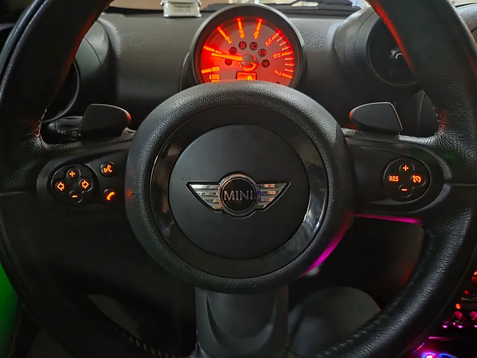 MINI Countryman R60 steering wheel - MINI Countryman R60 Steering Wheel Customization Review photo 3