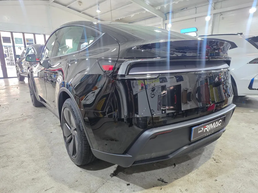 Tesla Model Yのカーフィルム施工事例|費用目安・仕上がり 施工写真 1-2
