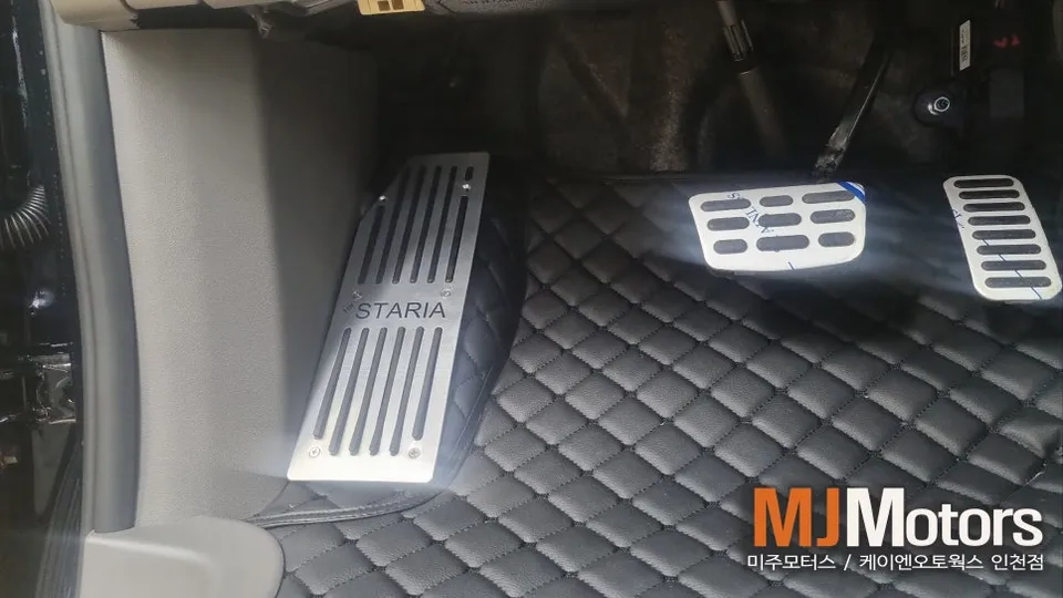 Hyundai Staria Interior Customization Review: Premium Floor Mats After