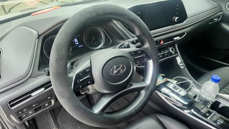 Hyundai Sonata DN8 steering wheel - Hyundai Sonata DN8 Heated Steering Wheel Upgrade Review photo 3