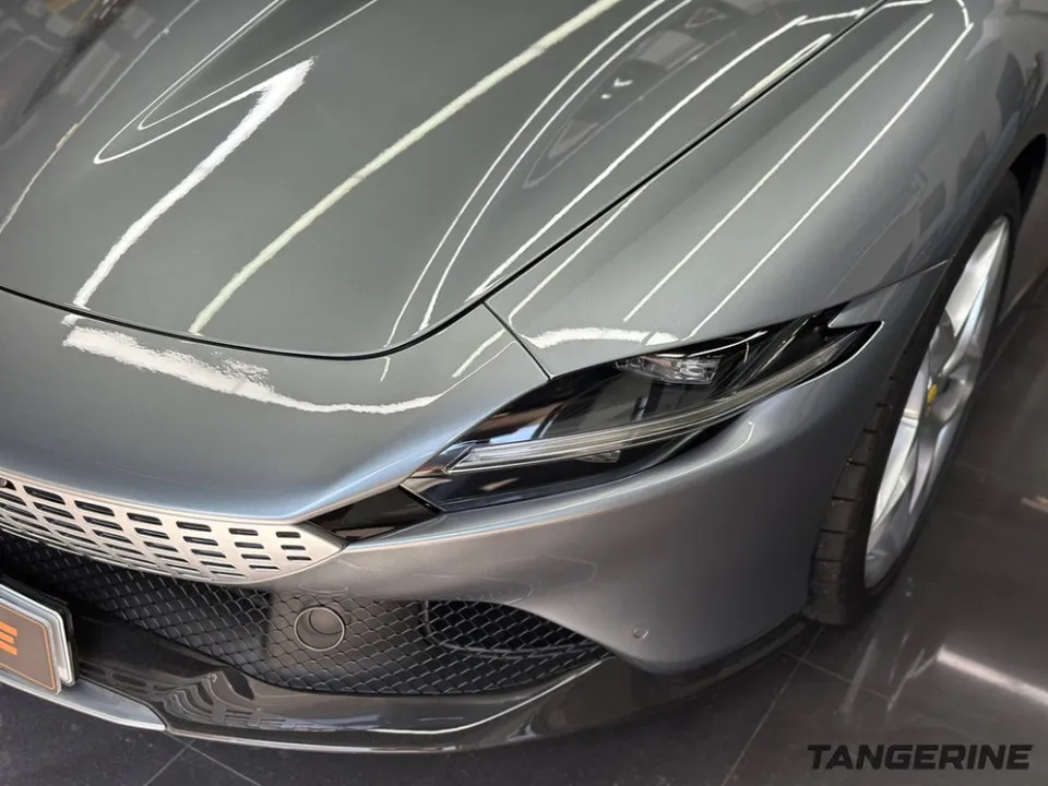 Ferrari RomaのPPF施工事例：低価格フィルムの再施工 施工写真 1-2