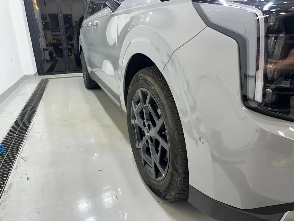Kia Carnival KA4 body kit - Kia Carnival KA4 Body Kit Installation Review photo 4