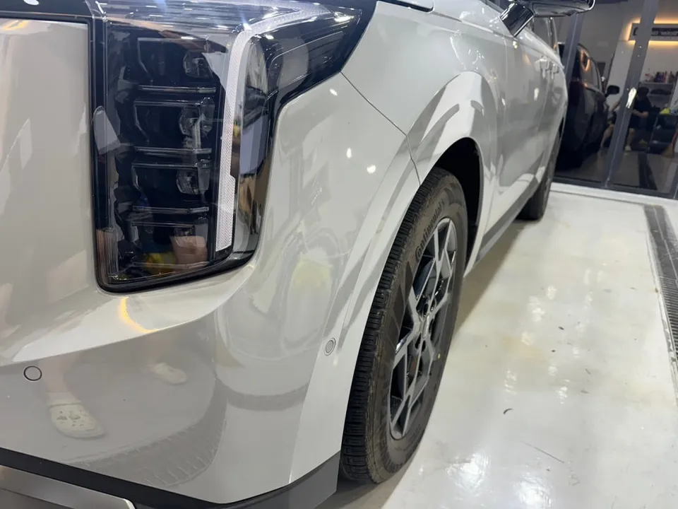 Kia Carnival KA4 body kit - Kia Carnival KA4 Body Kit Installation Review photo 5