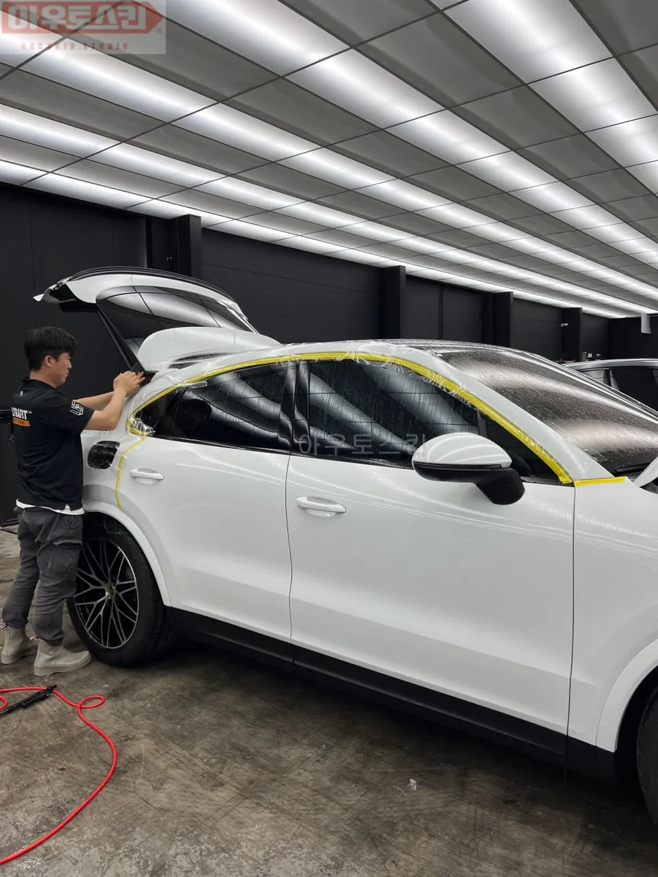 Porsche CayenneのPPF施工事例|費用目安と仕上がり 施工写真 3-2