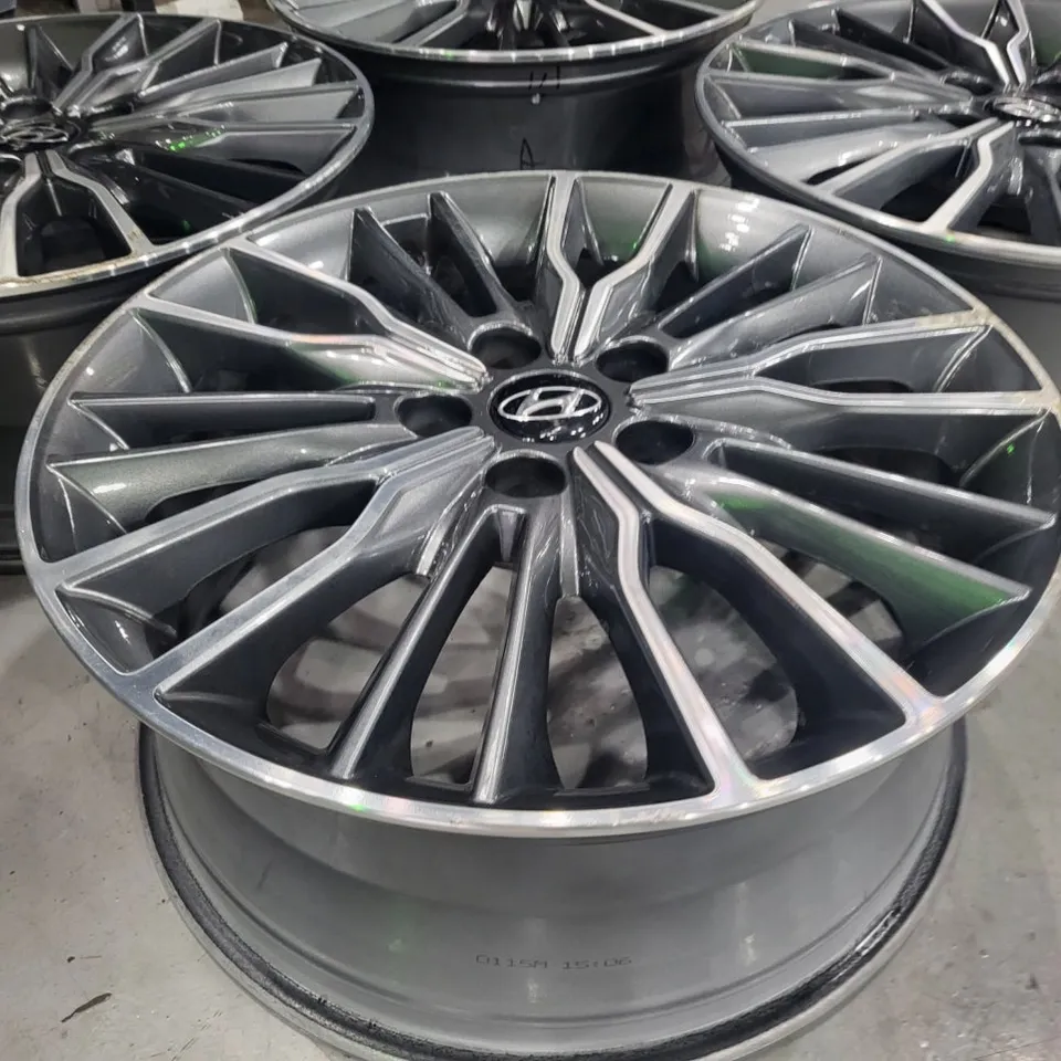Hyundai Elantra tires - Hyundai Elantra 18-inch Wheel Replacement Review - Style Upgrade photo 6