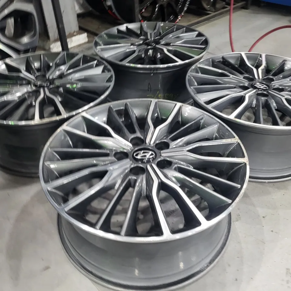 Hyundai Elantra tires - Hyundai Elantra 18-inch Wheel Replacement Review - Style Upgrade photo 7