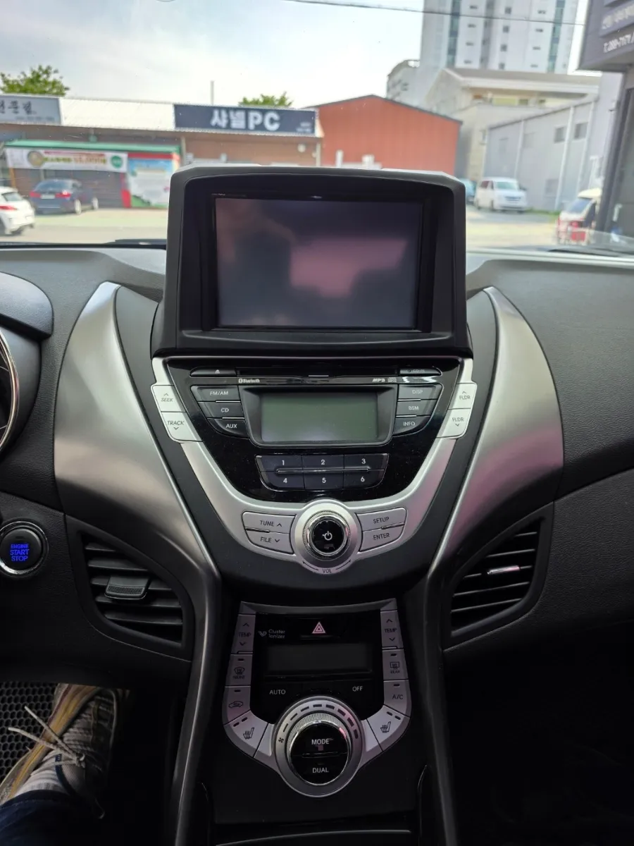 Hyundai ElantraのAndroid Auto・CarPlay取付事例 施工写真 1-1