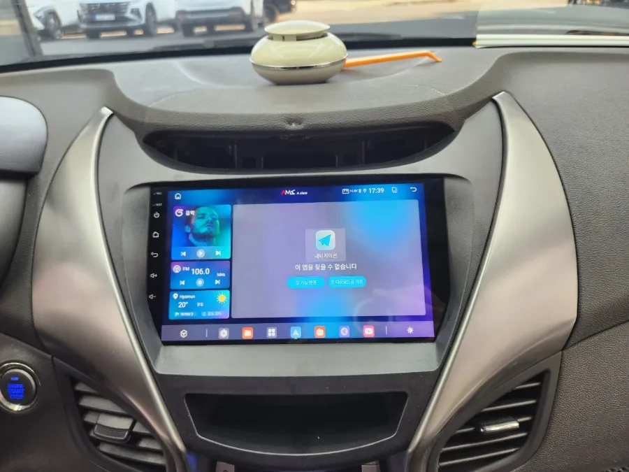 Hyundai ElantraのAndroid Auto・CarPlay取付事例 写真
