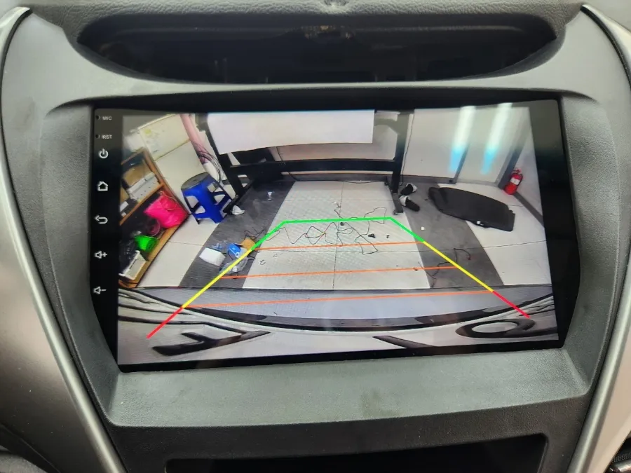 Hyundai ElantraのAndroid Auto・CarPlay取付事例 施工写真 1-2