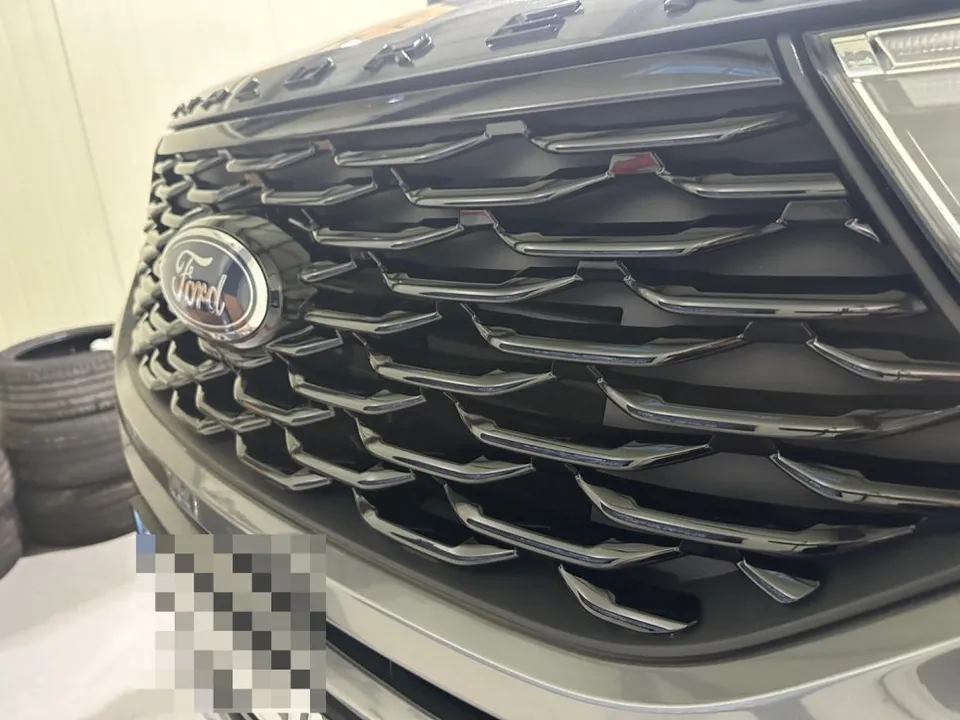 Ford Explorerのホイールリペア・塗装事例 施工写真 4-2