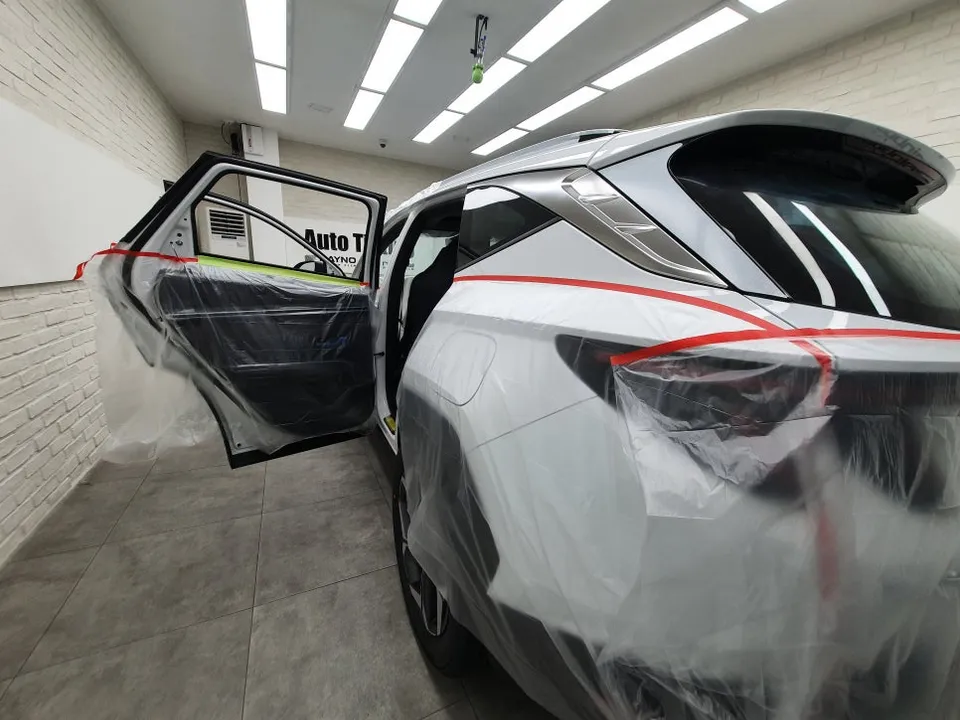 Lexus NXのカーフィルム施工事例|断熱・スモーク効果 施工写真 3-2