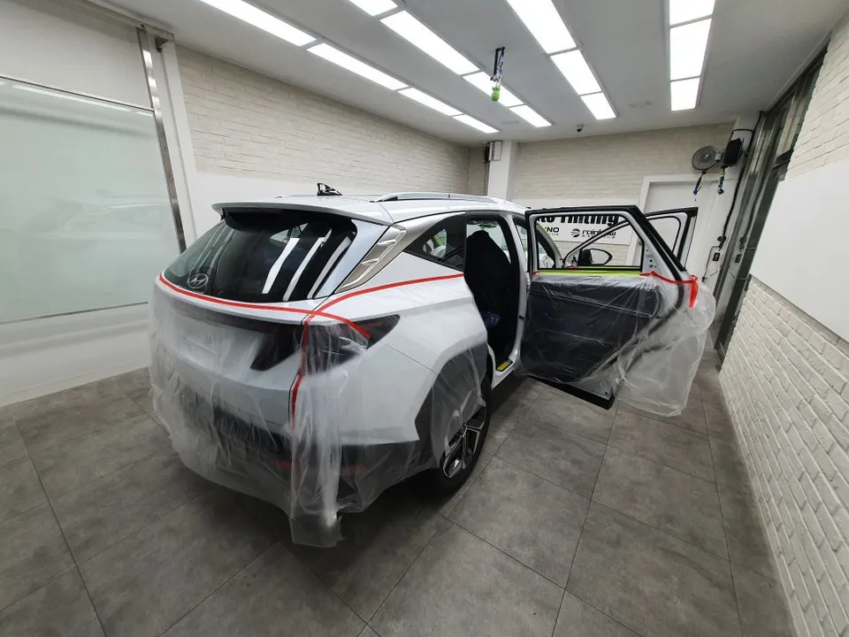 Lexus NXのカーフィルム施工事例|断熱・スモーク効果 施工写真 1-3