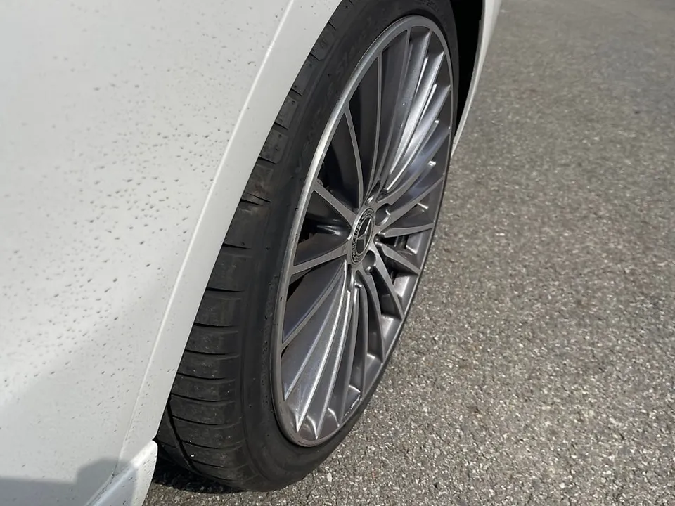 Mercedes-Benz C-Class W206のホイールリペア・塗装事例 施工写真 3-2