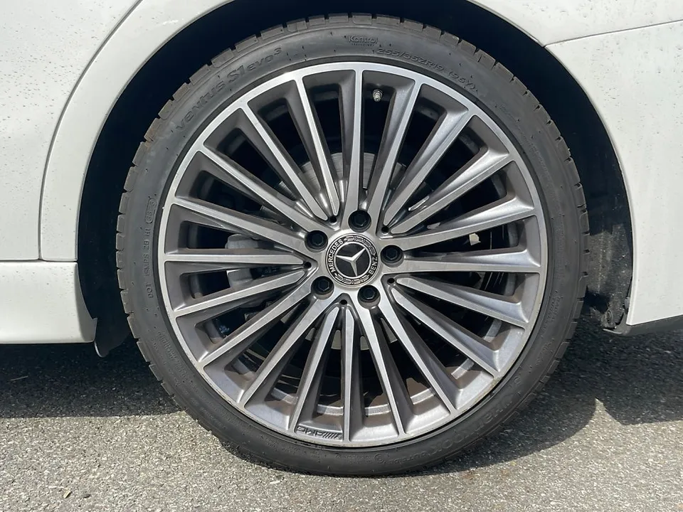 Mercedes-Benz C-Class W206のホイールリペア・塗装事例 施工写真 4-2