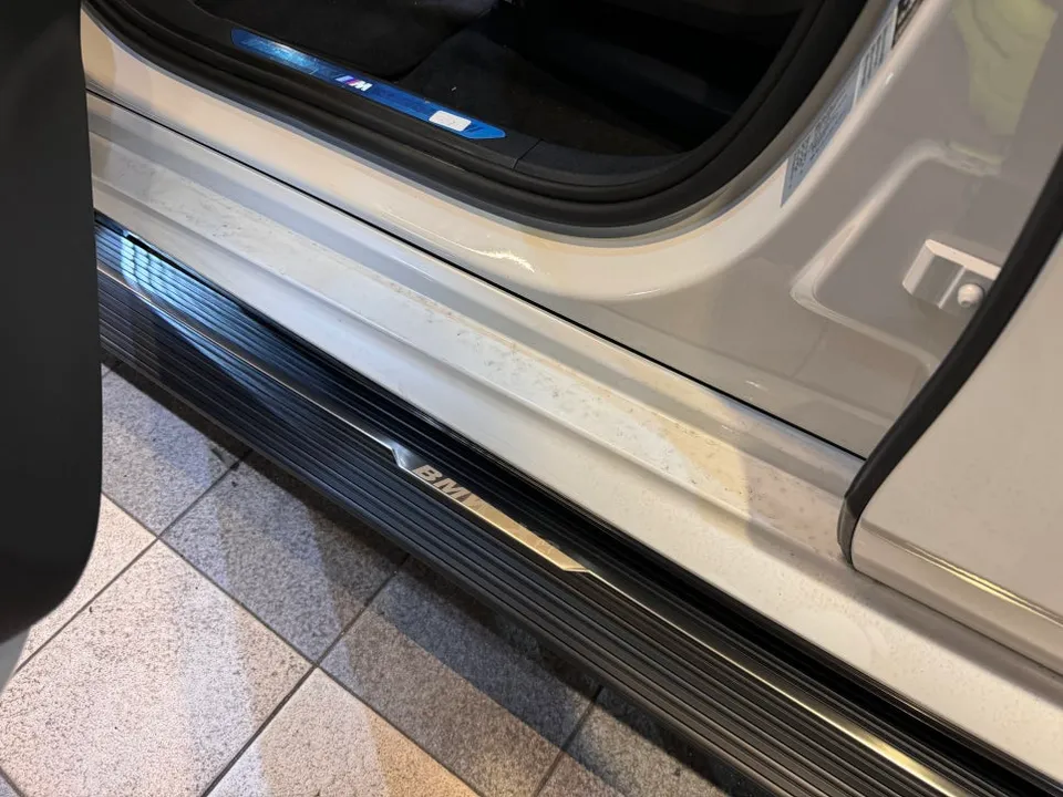 BMW X6 G06 body kit - BMW X6 G06 Electric Side Steps Review - Enhanced Access photo 4