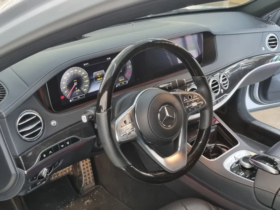 Mercedes-Benz S-Class W222のカーオーディオ施工事例 施工写真 1-2