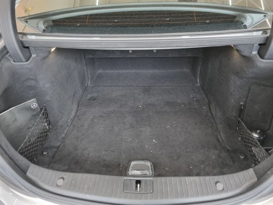 Mercedes-Benz S-Class W222のカーオーディオ施工事例 施工写真 3-2