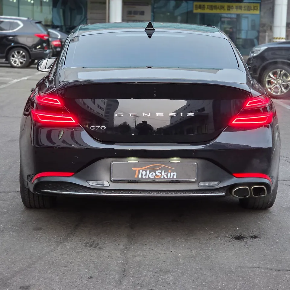 Genesis G70のカーラッピング事例｜費用目安・仕上がり 施工写真 1-3