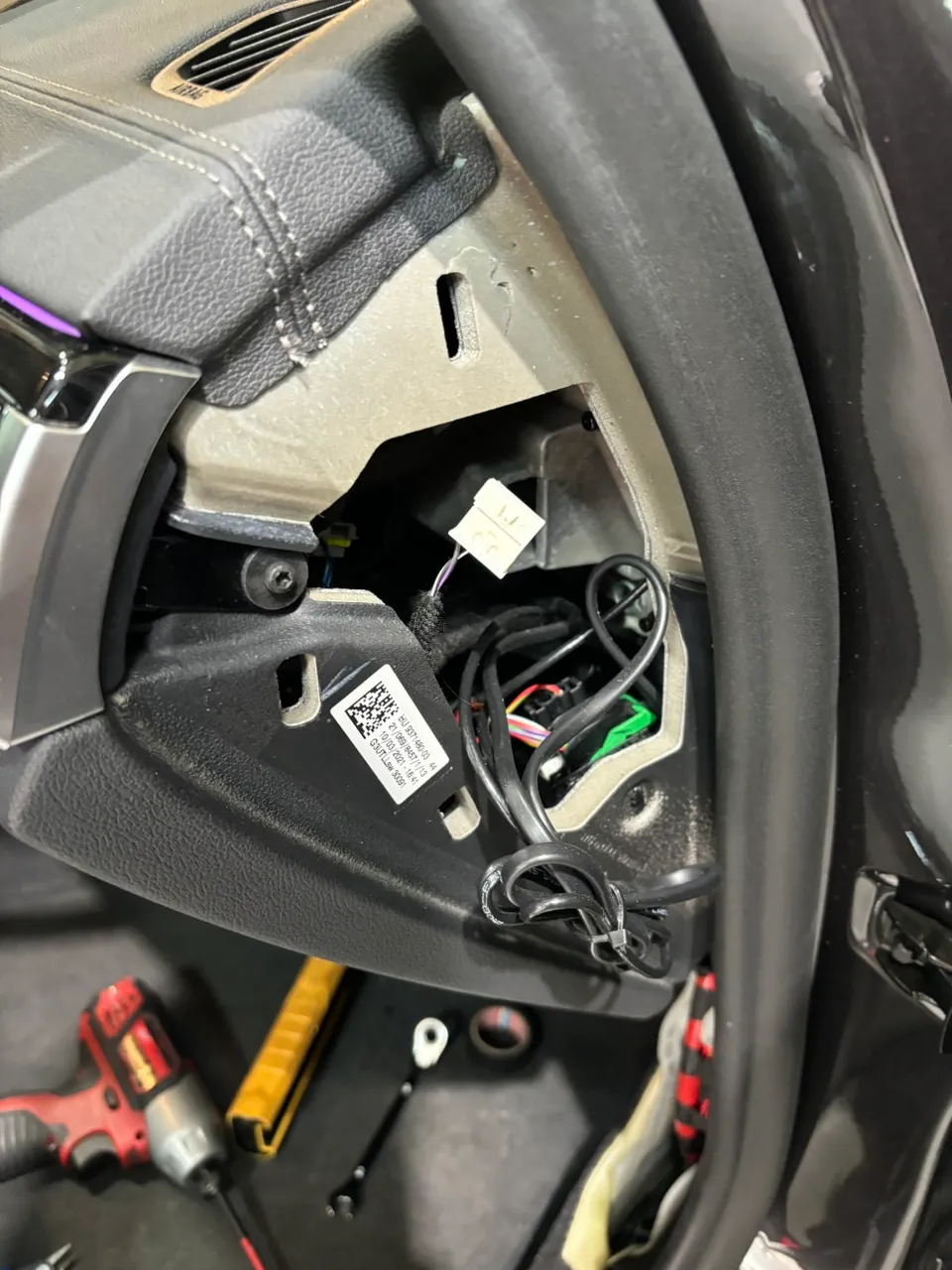 BMW 5 Series G30 dash cam - BMW 5 Series G30 Dash Cam Installation Review photo 3