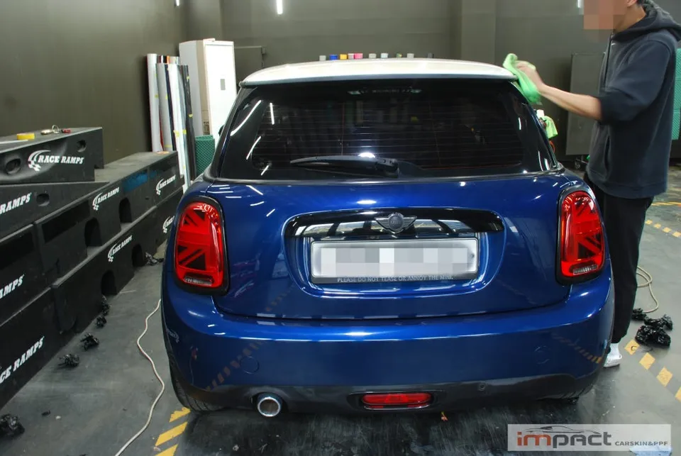 MINI MINI Cooperのカーラッピング事例|費用目安・仕上がり 施工写真 2-1