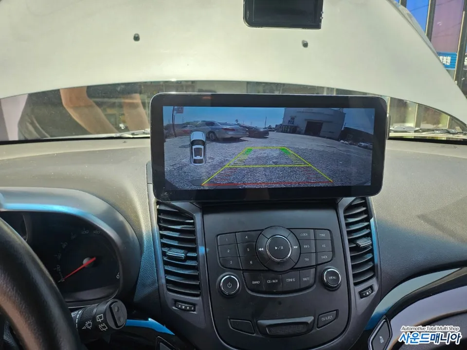 Chevrolet OrlandoのAndroid Auto・CarPlay取付事例 施工写真 4-1