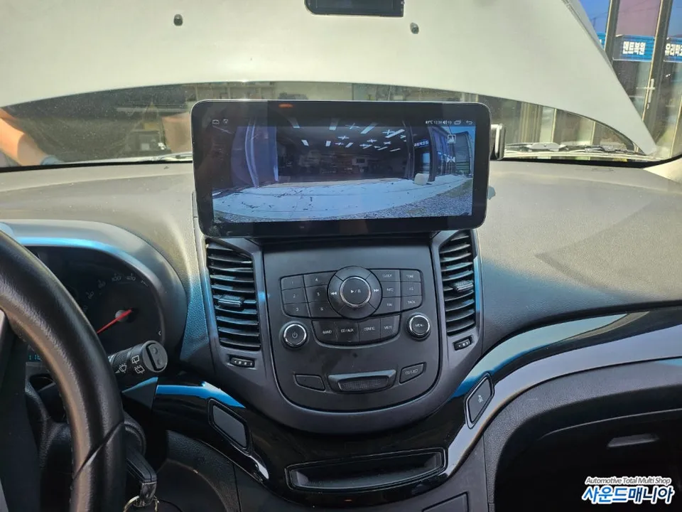 Chevrolet OrlandoのAndroid Auto・CarPlay取付事例 施工写真 1-2
