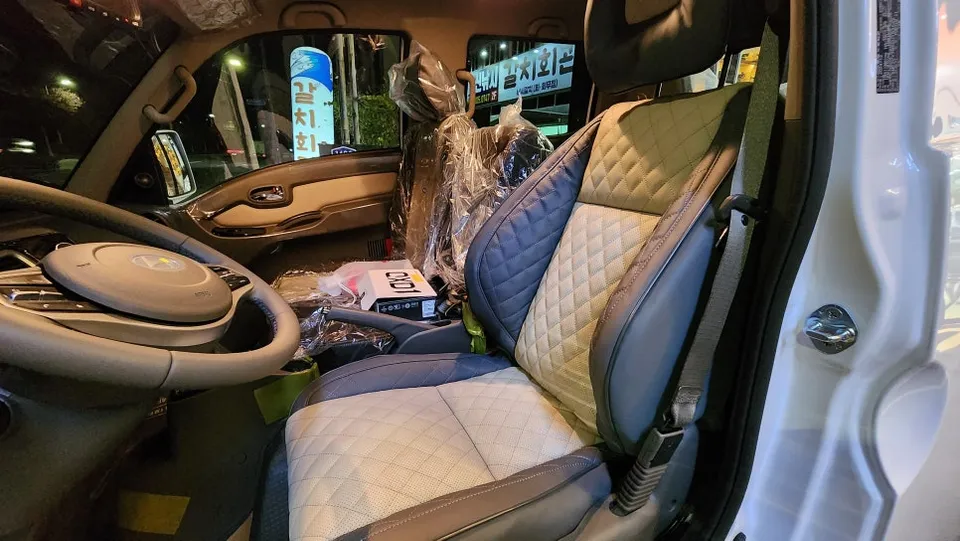 Hyundai Porter 2 interior customization - Hyundai Porter 2 Interior Customization Review — Cost & Comfort photo 4