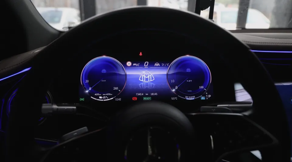 Mercedes-Benz EQS SUV 580 android head unit - Mercedes-Benz EQS SUV Coding & Firmware Upgrade Review photo 4