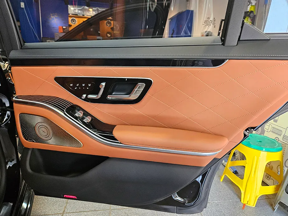 Mercedes-Benz S-Class W223 ambient lighting - Mercedes-Benz S-Class W223 Ambient Lighting Review photo 3