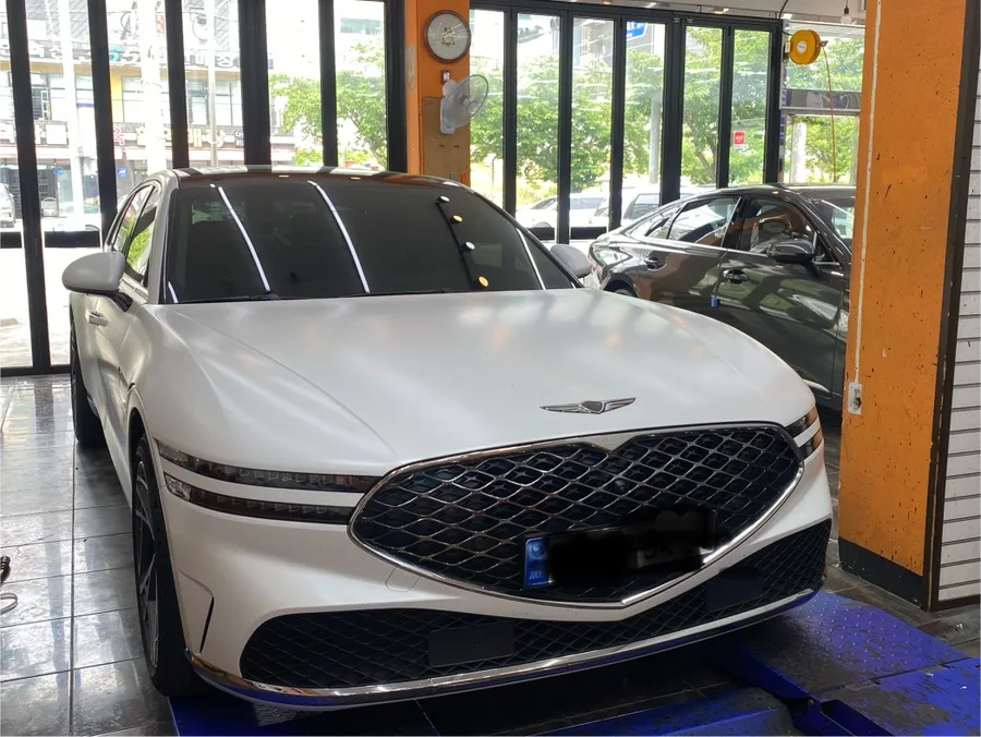 Genesis G90のカーフィルム施工事例｜費用目安・仕上がり 施工写真 6