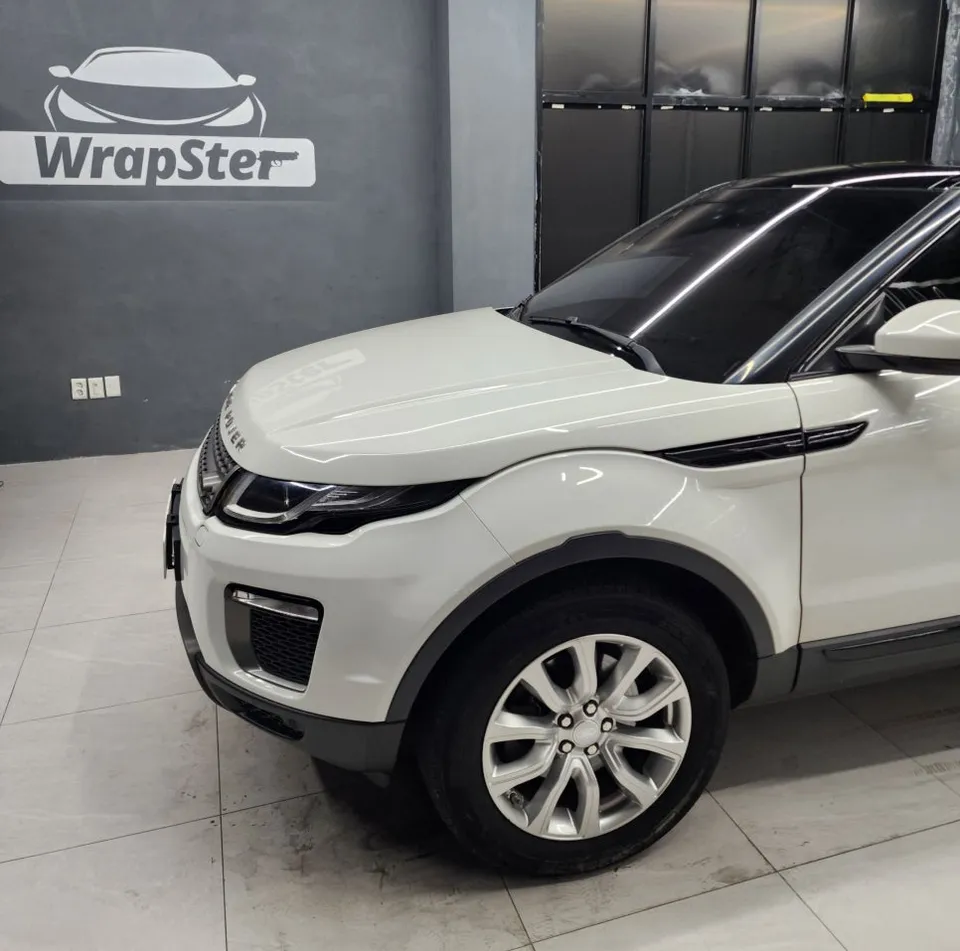 Land Rover Range Rover Evoque Vinyl Wrap Review: Two-Tone Eleganc