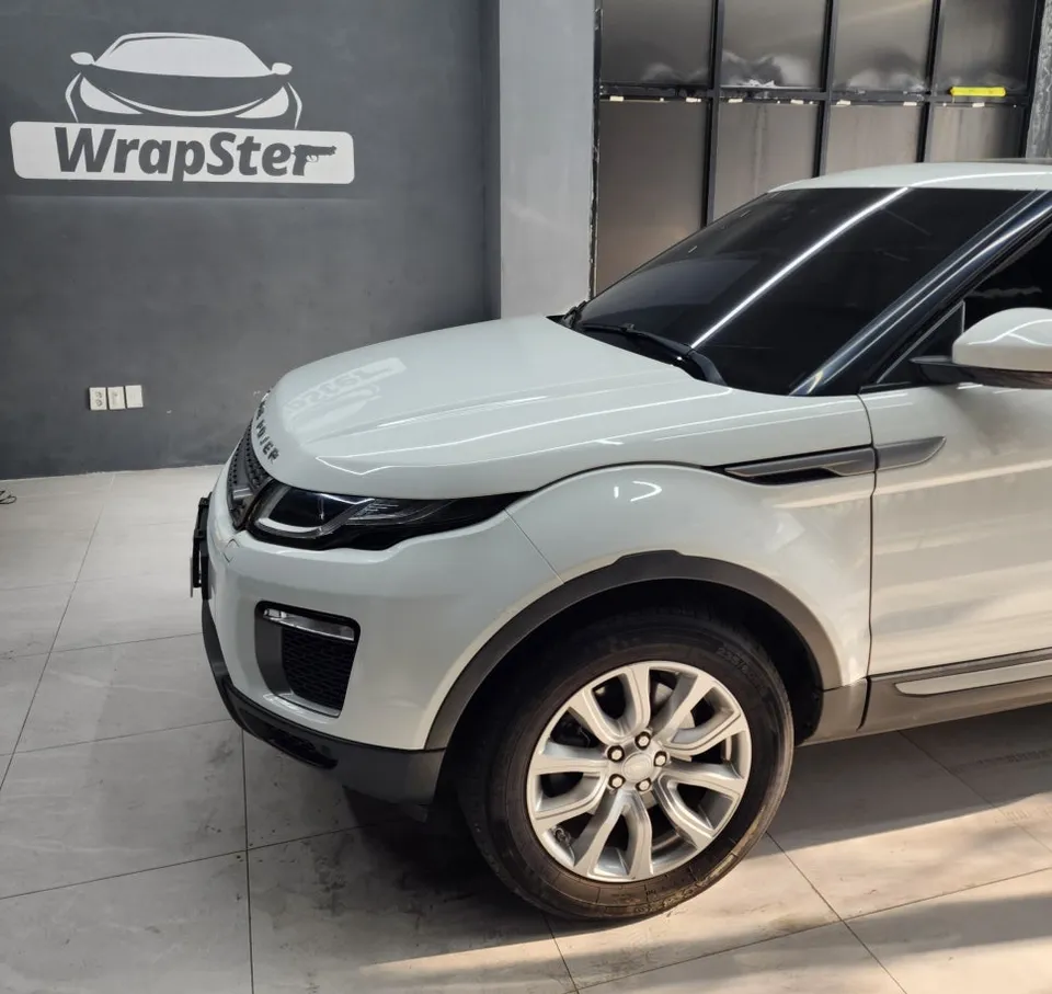 Land Rover Range Rover Evoque vinyl wrap - Land Rover Range Rover Evoque Vinyl Wrap Review: Two-Tone Eleganc photo 4