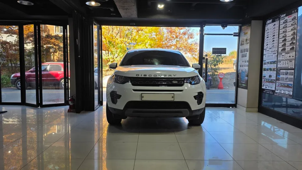 Land Rover Discovery SportのPPF施工事例｜仕上がりと注意点 施工写真 1-1