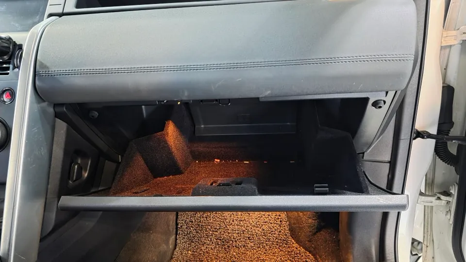 Land Rover Discovery SportのPPF施工事例｜仕上がりと注意点 施工写真 2-1