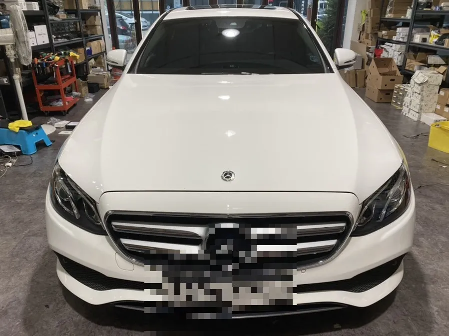 Mercedes-Benz Eクラス W213 ドラレコ取付事例｜費用目安・仕上がり 写真