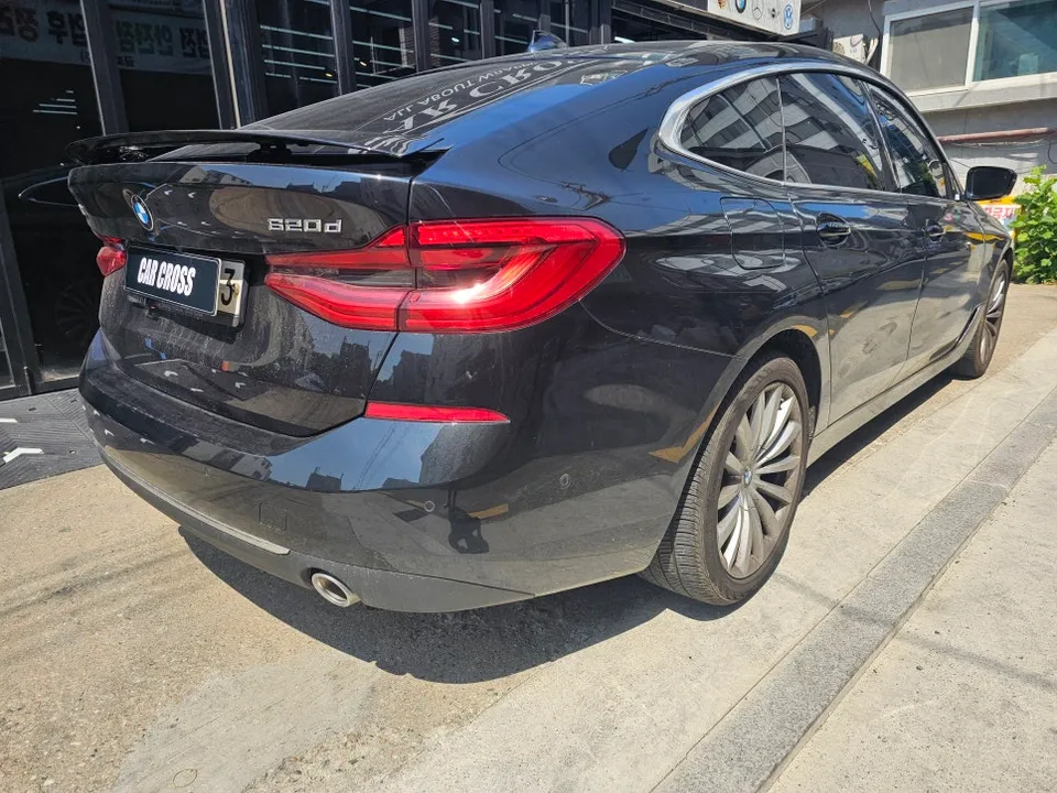 BMW 6 Series GTのカーラッピング事例 施工写真 3