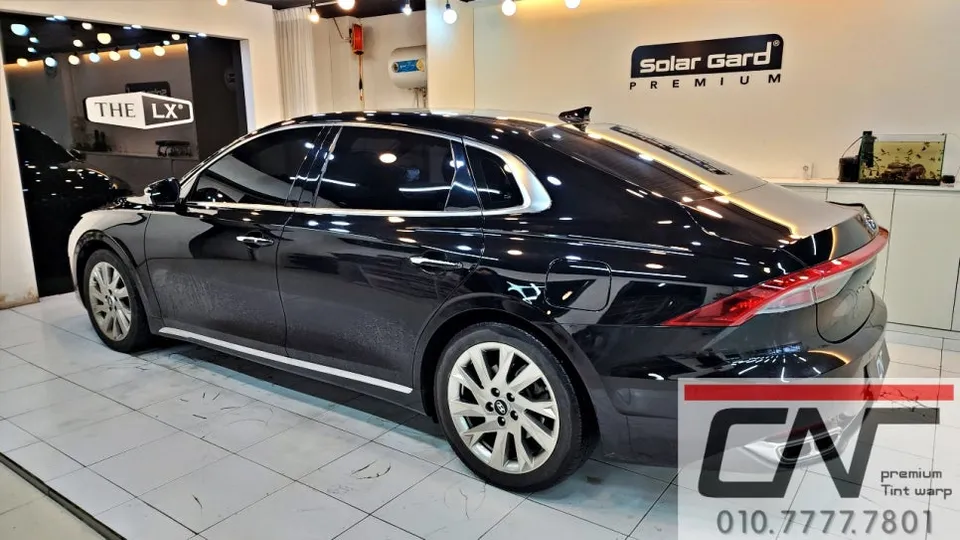Hyundai Azeraのカーフィルム施工事例 施工写真 3