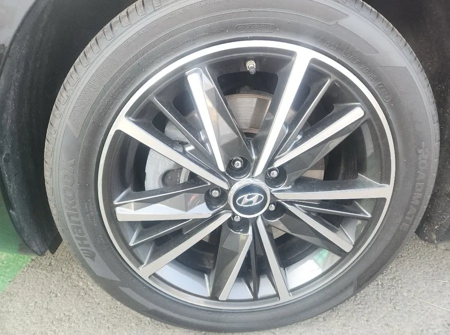 Hyundai Grandeur IGのホイールリペア・塗装事例 施工写真 3