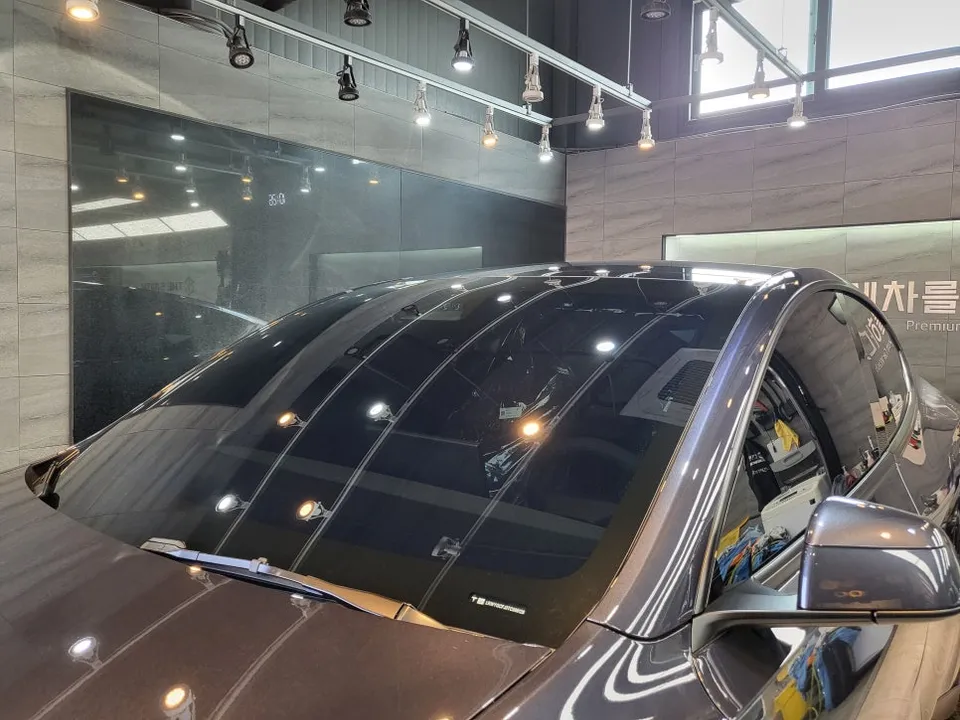 Tesla Model Y window tinting - Tesla Model Y Window Tinting Review — Enhanced Comfort & Style photo 3