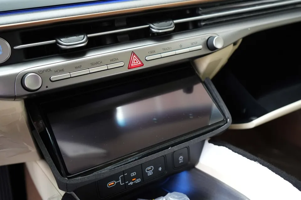 Hyundai Grandeur GN7 カーフィルム施工事例|費用目安・仕上がり 施工写真 1-2