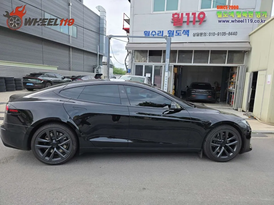 Tesla Model Sのホイールリペア・塗装事例 施工写真 6